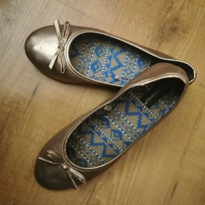 Ballerines simili très portées usées odeurs