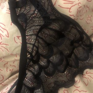 String dentelle sale