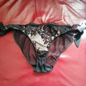 Culotte portée une journée et joui dedans