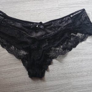 Culotte noir dentelle porté