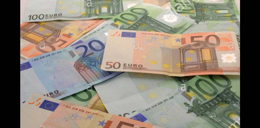 Kyra Kyra