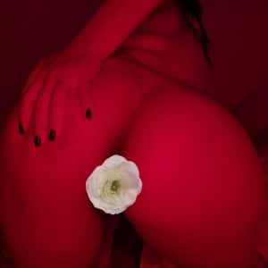 15 photos Hot 🥵 tout en rouge 🔥💦