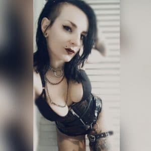 MONEY SLAVE POUR BELLE MAITRESSE EXIGEANTE