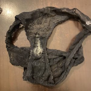 Culotte dans un pantalon serré toute la journée