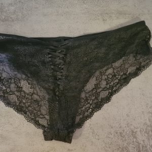 Culotte noir en dentelle portée 2 jours