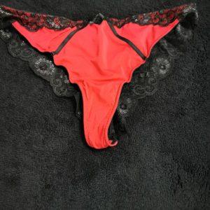 🌸 Tanga noir et rouge