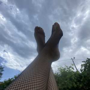 Tu veux voir mes pieds ?