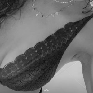 Petite lingerie sexy imprégnée de mon odeur