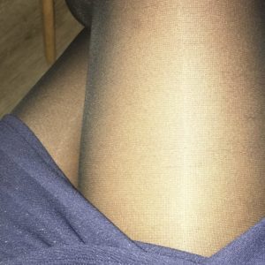 Collants portés sans culotte à la demande
