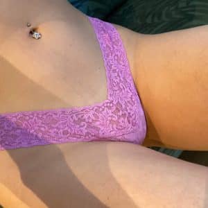 String en dentelle rose 🥵