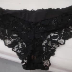 Culotte en dentelle noire