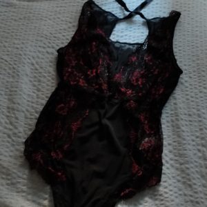 BODY ROUGE ET NOIR