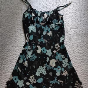 nuisette transparente et fluide