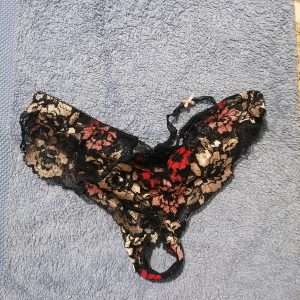 Vend tangas porté bien imprégné de mon odeur