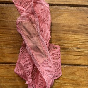 Vente de la culotte avec laquelle j’ai perdu ma virginité