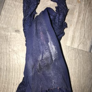 Culotte portée 3 jours avec pertes blanches