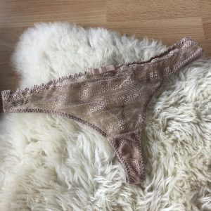String porté 1jour / 1nuit + masturbation