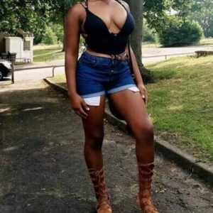 Savoureuse mouille sous mon short