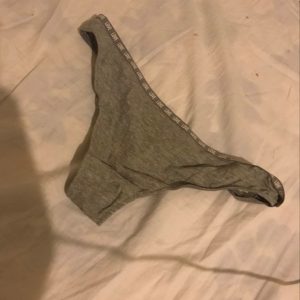 String portée une journée et une nuit