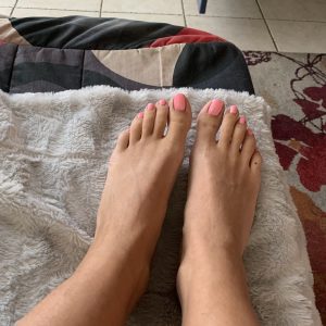 Audrey vend photos de ses pieds