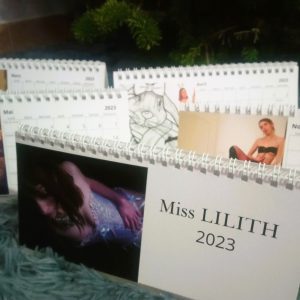 Exclusif ! Ton calendrier à poser près de toi, pour passer 2023 avec moi !