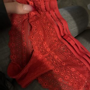 Petit tanga rouge