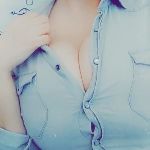 Pack 3 - 20 photos "Gros seins moelleux 105E"