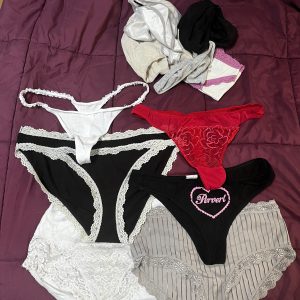 Dessous + chaussettes mystère