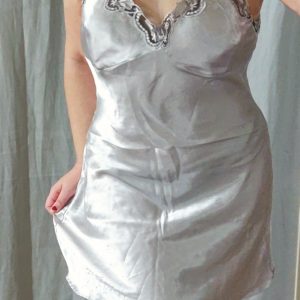 Nuisette satin et dentelle argentée 🤍