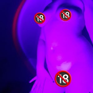 nude néon