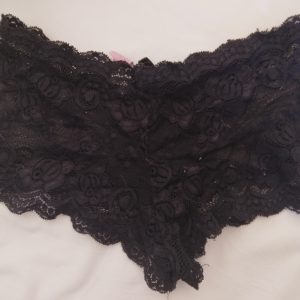 Shorty noir porté 8h