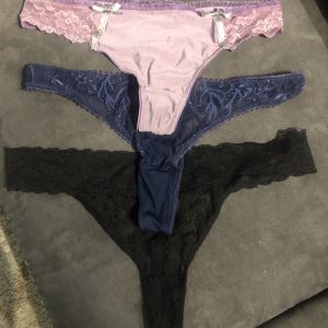 String et tanga prêt à l’emploi,à vos commandes