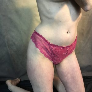 Tanga porté à la demande