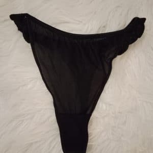 Joli string noir
