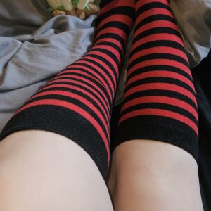Chaussettes montantes style emo/rock/manga