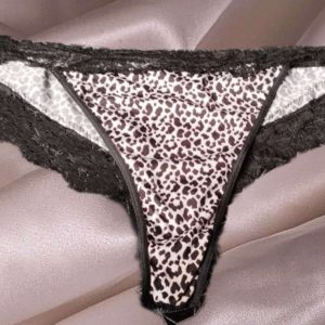 Tanga porté plusieurs fois