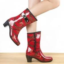 Pack 5 photos bottes plastiques rouges