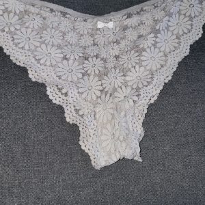Tanga blanc dentelle