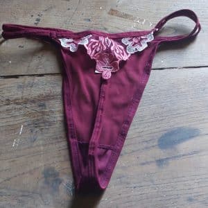 String mauve porté 1 jour