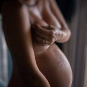 3 photos de mon shooting sensuelle femme enceinte