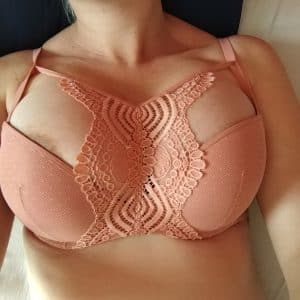 Ensemble couleur saumon porté