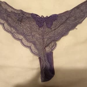 Reçois chez toi ma culotte usagée 😍