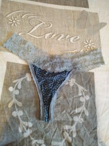 Petite culotte mystérieuse