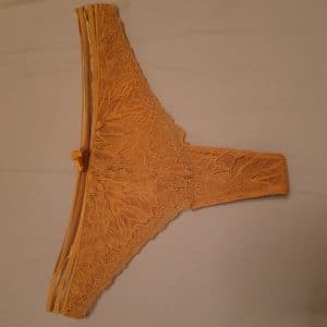Culotte sale qui a besoin d'attention ! Portée le 4 janvier