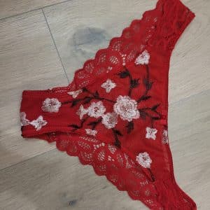 Petite culotte sale du quotidien ! Portée le 8 janvier
