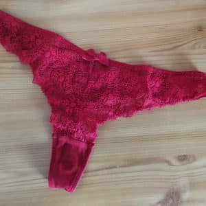String Dentelle Rouge usagé 😘