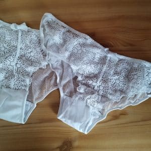 Lot de 2 culottes bien souillées pour vous 😘