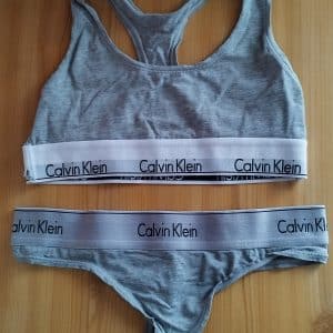 Ensemble Calvin Klein usagé et porté beaucoup de fois pendant le sport 💦🌶️
