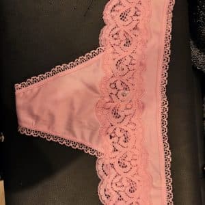 Tanga porté par un trans