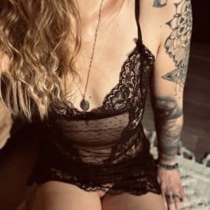 Vidéo nuisette en dentelle sexy